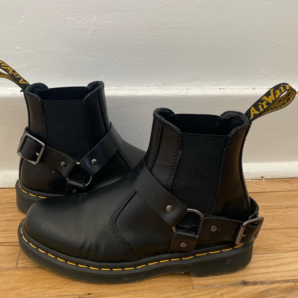 Dr Martens WINCOX SMOOTH LEATHER BUCKLE BOOTS